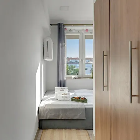 Old Town Korzenna By Downtown Apartment Gdansk